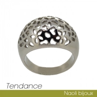 Bague en acier sculpt�