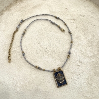 COLLIER 